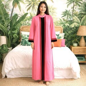 Vintage 1970s Vanity Fair Pink & Black Stripe Nightgown – 1/2 Zip – Maxi Robe L